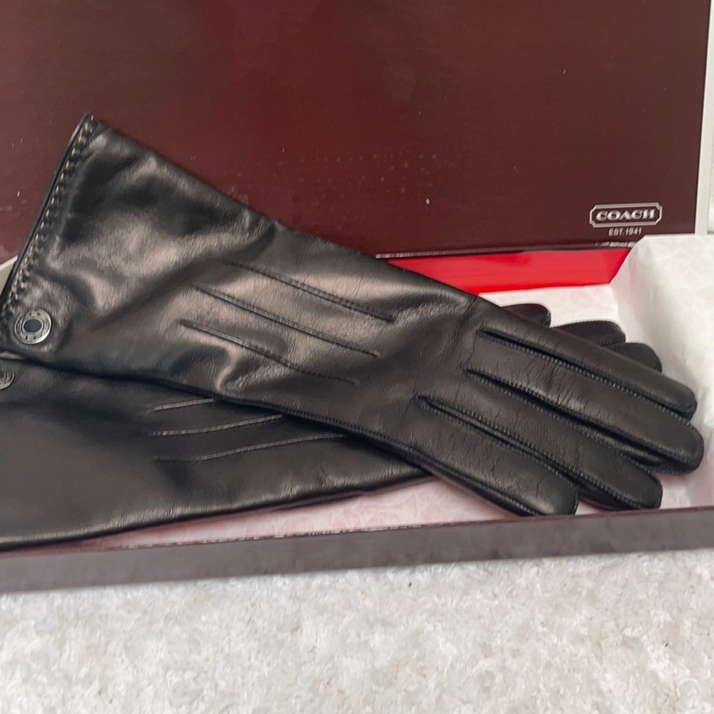 Women black leather Coach gloves Cashmere NWT box